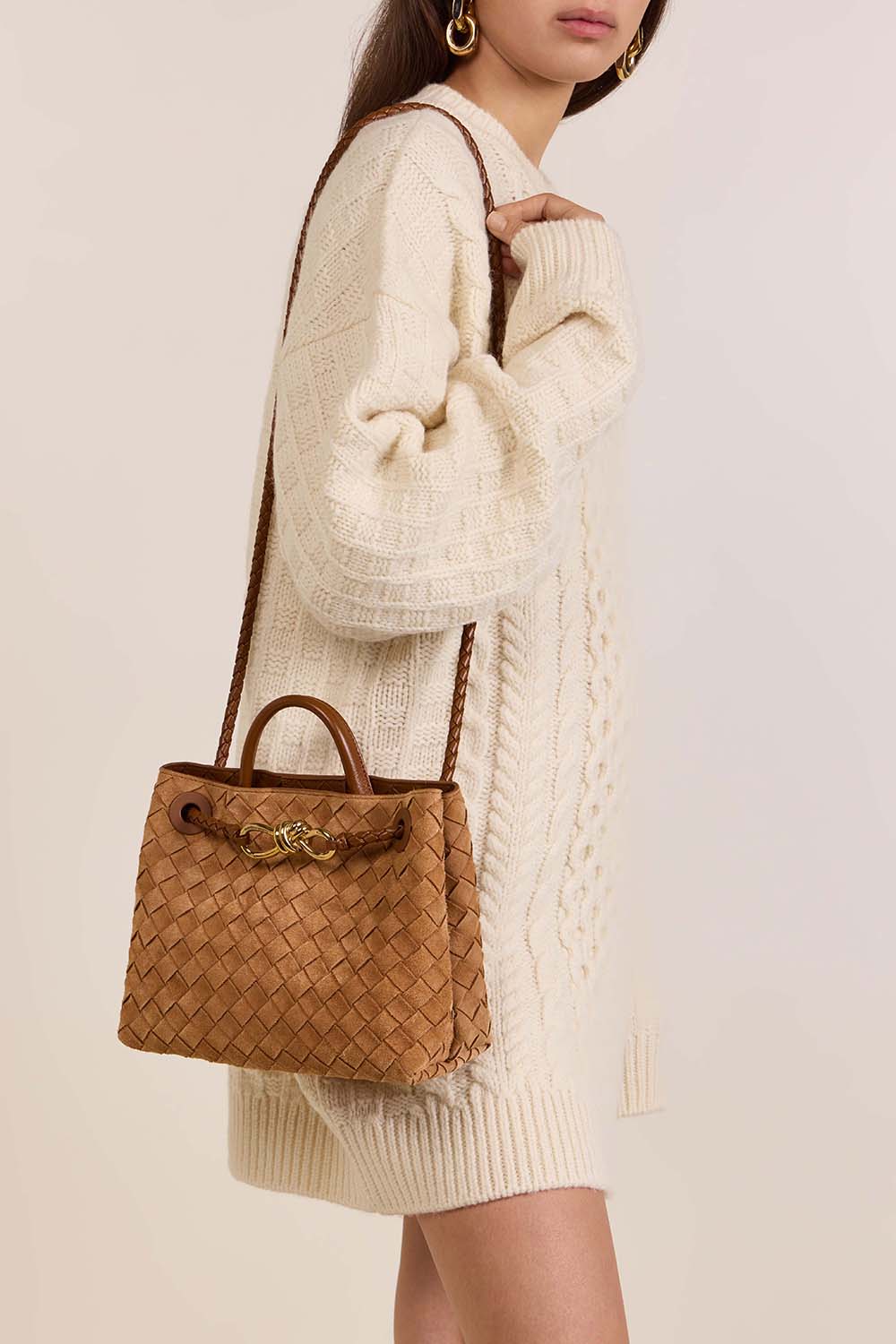 תמונת כל הלוק של תיק קרוסבודי אנדיאמו סמול